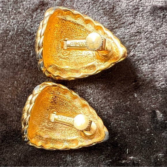 Vintage NAPIER Gold Cream Enamel Half Hoop LG Clip Screw Back Fashion Earrings - Picture 4 of 7